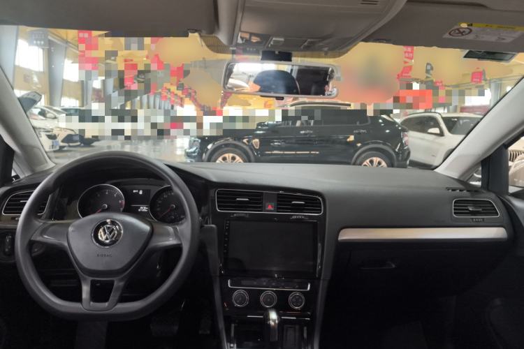 Used Volkswagen Golf 2018 1.6L Automatic Fashion Model