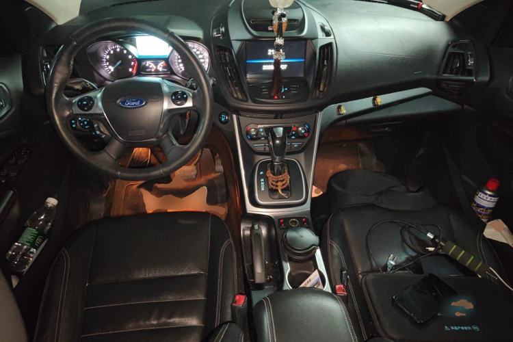 Used Ford Kuga 2015 1.5L GTDi Four-Wheel-Drive Elite Model Center Console