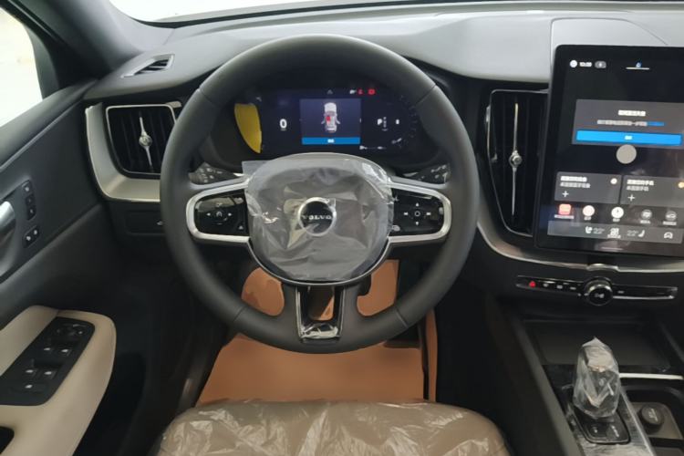 Used Volvo XC60 2026 B5 4x4 Smart Luxury Edition
