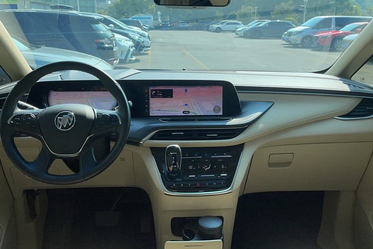 Used Buick GL8 2022 ES Landtrek 653T Luxury Edition
