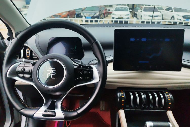 Used BYD Yuan PLUS 2024 Honor Edition 510KM Leading Model Center Console