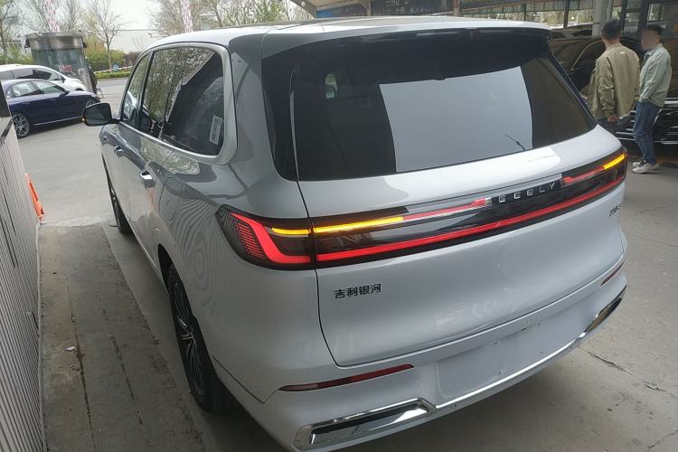 Used Geely Galaxy M9 2025 Model 210km Four-Wheel-Drive Leading Edition Rear Left 45 Deg