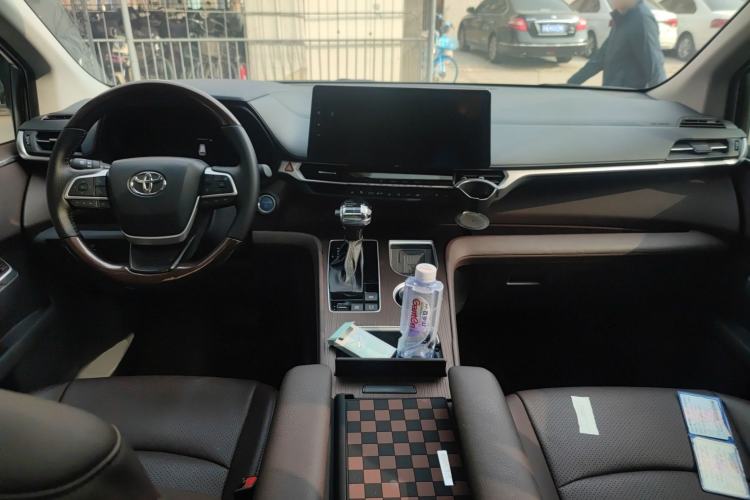 Used Toyota SIENNA 2023 2.5L Hybrid Comfort Edition