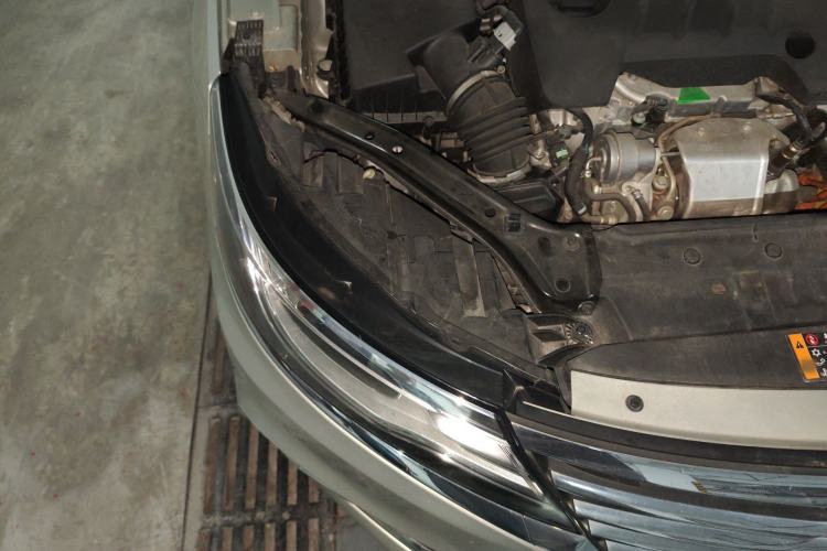 Used Roewe i6 New Energy 2017 45T Hybrid Connect & Smart Enjoyment Edition Right Front Headlight