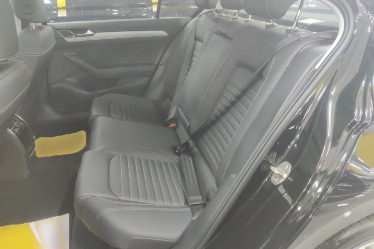 Used Volkswagen Magotan 2025 Zhongxiang Version 280TSI DSG Comfort Edition Left Rear Seat