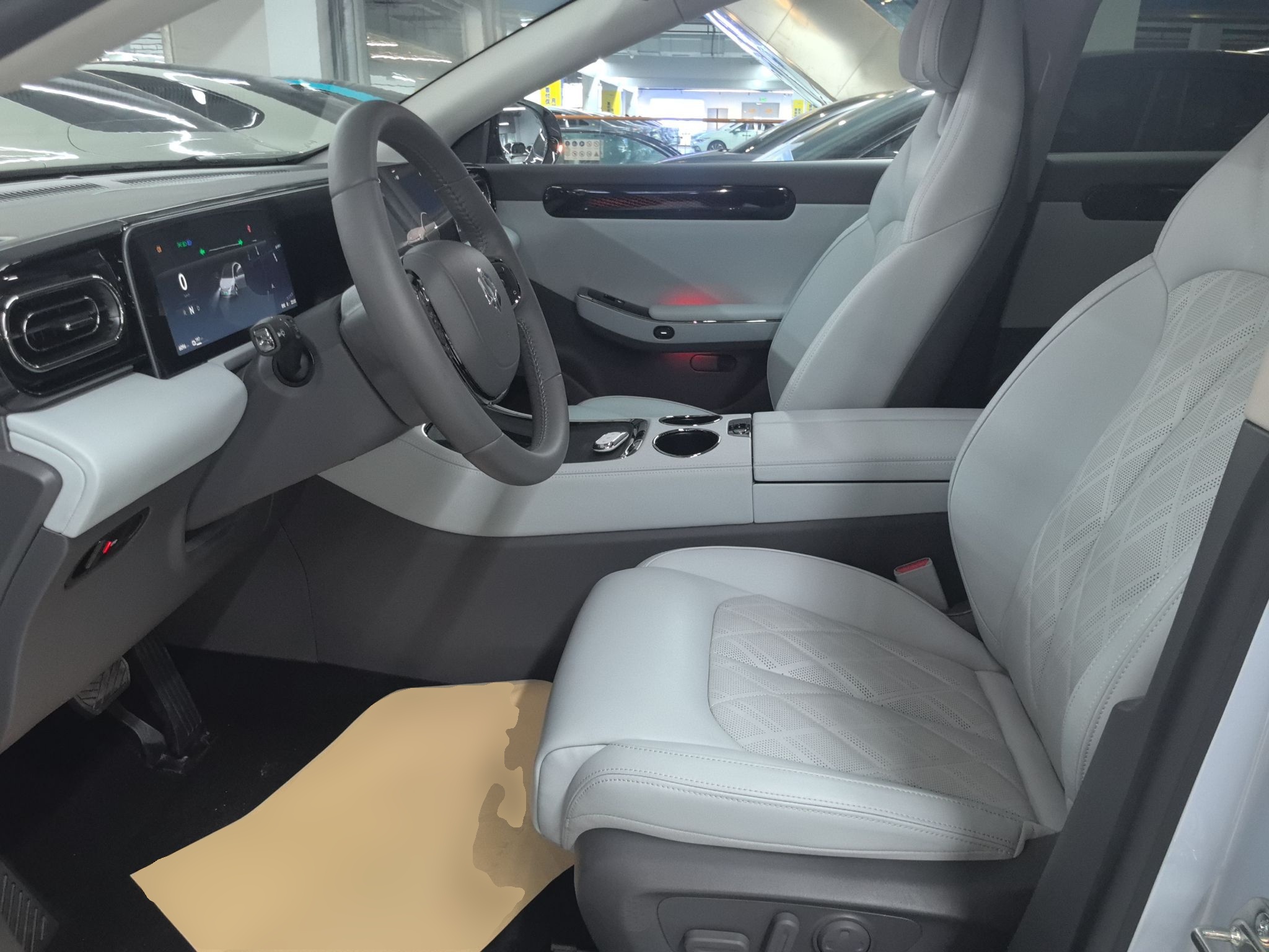 Переднее сиденье в автомобиле