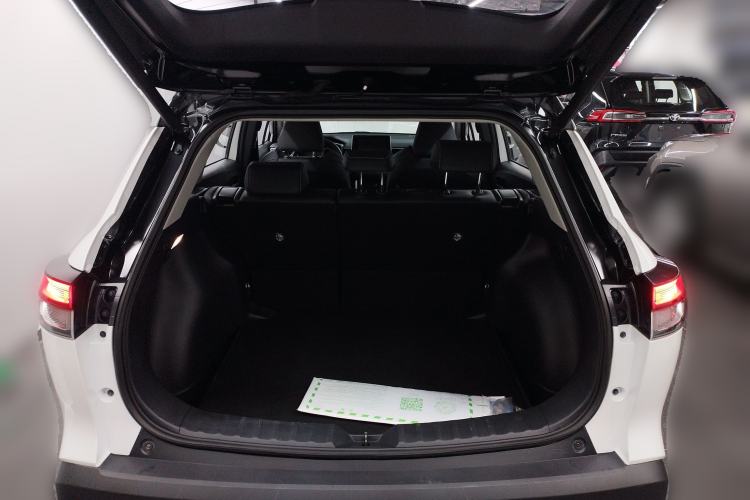 Used Toyota FRONTLANDER 2022 2.0L CVT Luxury PLUS Edition Trunk