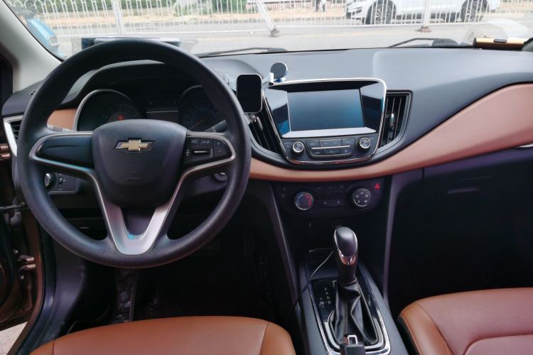 Used Chevrolet Cavalier 2016 1.5L Automatic Xinsong Edition Center Console