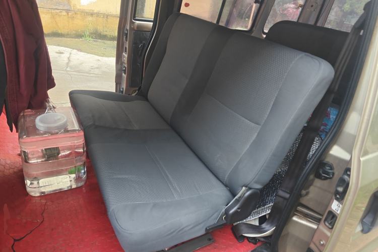 Used Wuling Rongguang 2017 1.2L Extended Basic Version Interior 4