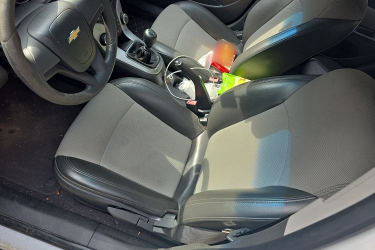 Used Chevrolet Cruze 2013 1.6L SL MT Left Front Seat