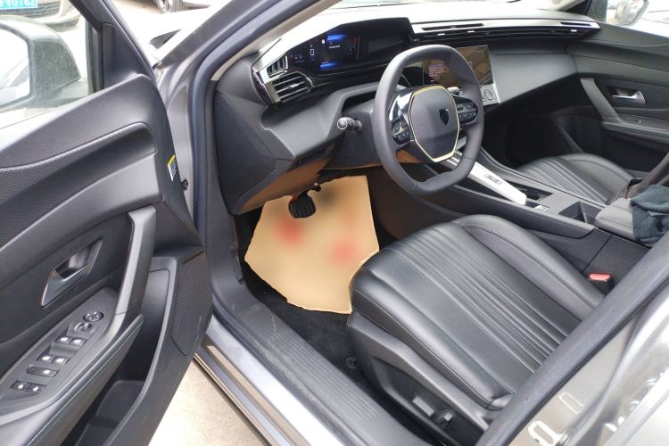 Used Peugeot 408X 2023 Gravity Edition Driver Seat