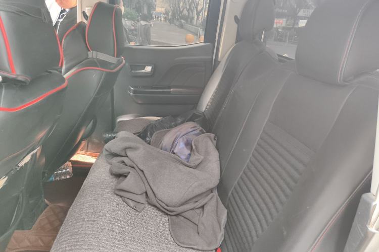 Used Great Wall Wingle 7 2019 2.0T Diesel Two-Wheel Drive Value Edition China VI Standard Big Double Cab GW4D20M Left Rear Seat