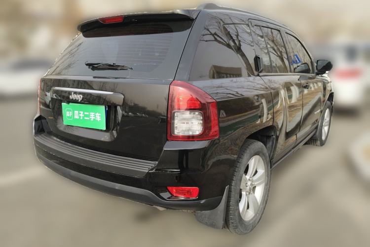 Used Jeep Compass 2014 2.0L two-wheel drive sport version Rear Right 45 Deg