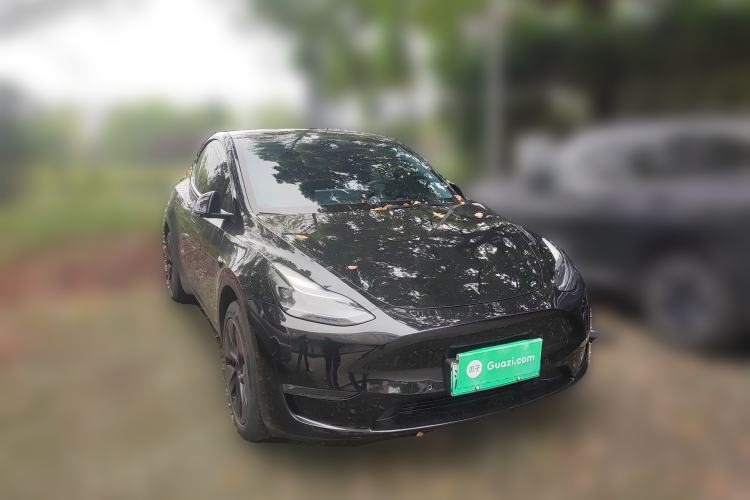 Used Tesla Model Y 2023 Long-Range All-Wheel-Drive Version Front Right 45 Deg