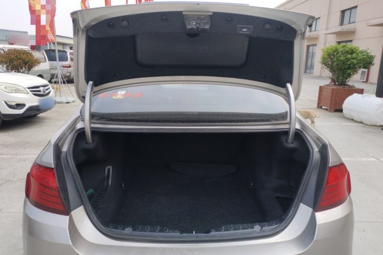 Used BMW 5 Series 2017 525Li Leading Model Trunk