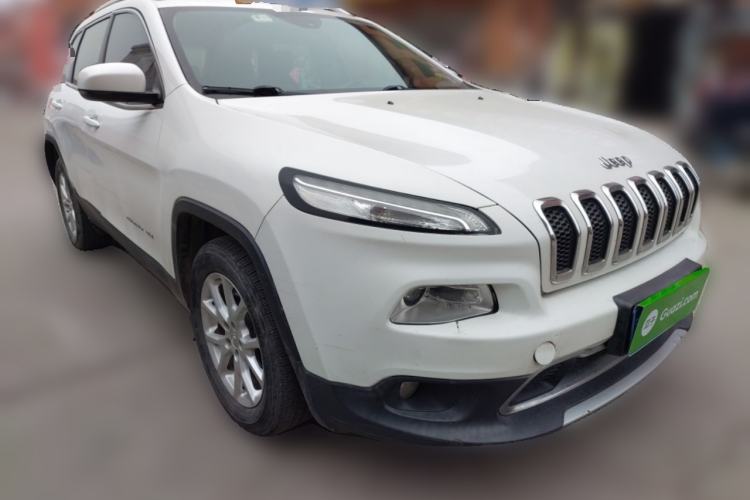 Used Jeep Cherokee 2017 2.0L Superior Edition
