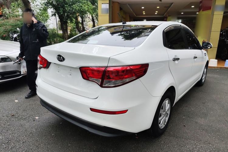 Used Kia K2 2015 Sedan 1.4L MT GLS