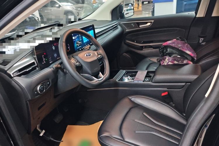 Used Ford Edge 2021 PLUS EcoBoost 245 Two-Wheel-Drive Platinum Edition 5 Seats
