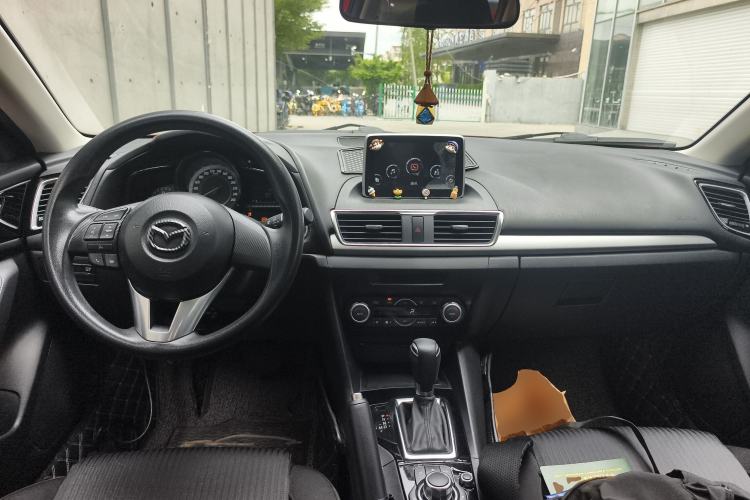 Used Mazda 3 Axela 2016 Sedan 1.5L Automatic Luxury Model