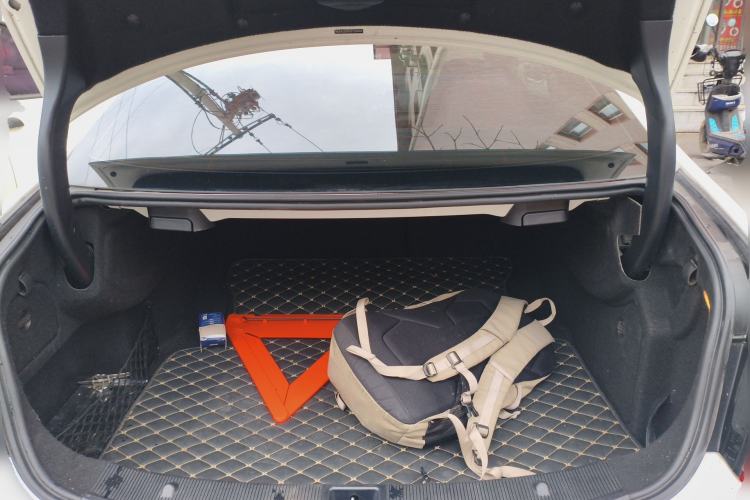 Used Mercedes-Benz E-Class 2014 E 200 Coupe Trunk