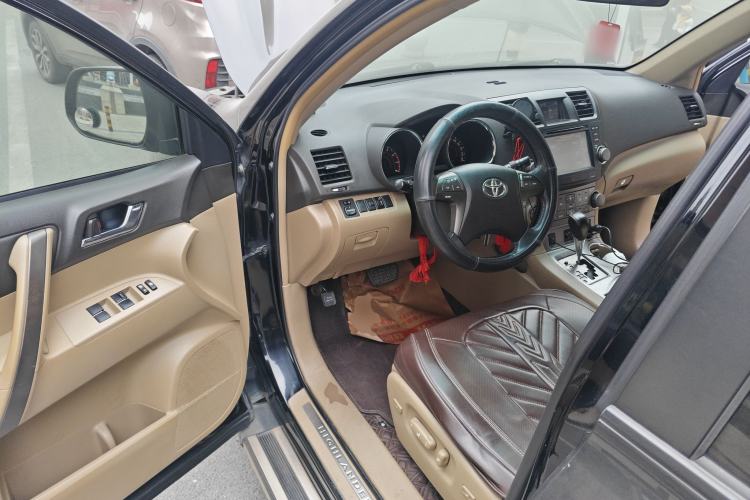 Used Toyota Highlander 2011 2.7L Two-Wheel Drive 7-Seater Luxury Navigation Edition
