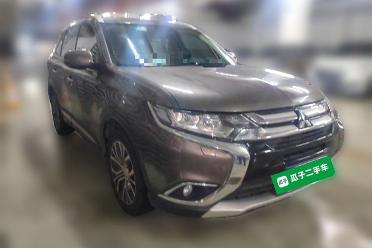 Used Mitsubishi Outlander 2016 2.4L 4x4 Luxury Edition 7-Seater
