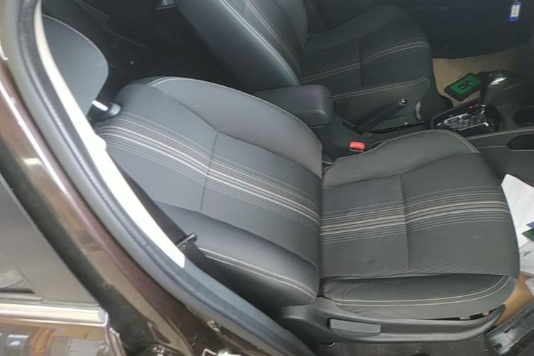 Used Dongfeng Aeolus AX3 2016 1.5L Automatic Zunku Model
