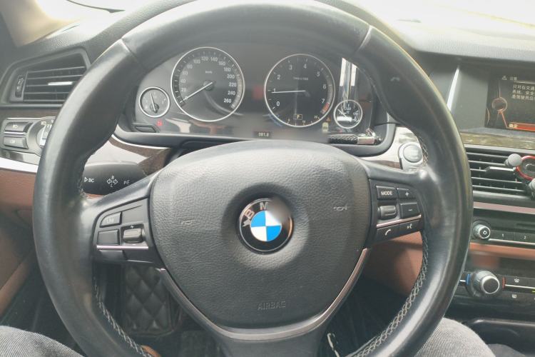 Used BMW 5 Series 2017 525Li Leading Model
