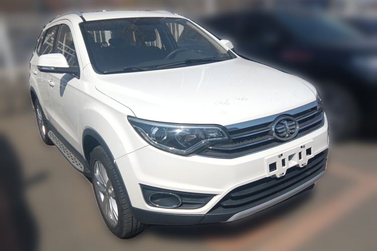 Used FAW Senya R7 2016 1.6L Manual Comfort Model Front Right 45 Deg