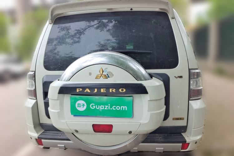 Used Mitsubishi Pajero 2014 3.0L Elite Upgrade Edition Rear