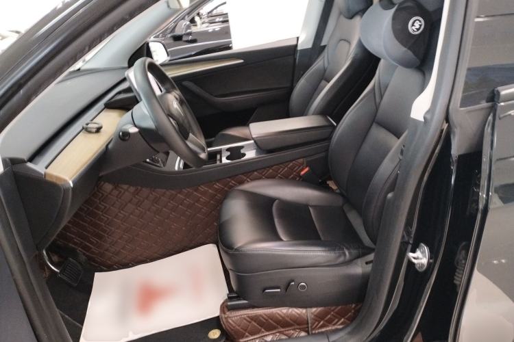 Used Tesla Model Y 2023 Long-Range All-Wheel-Drive Version