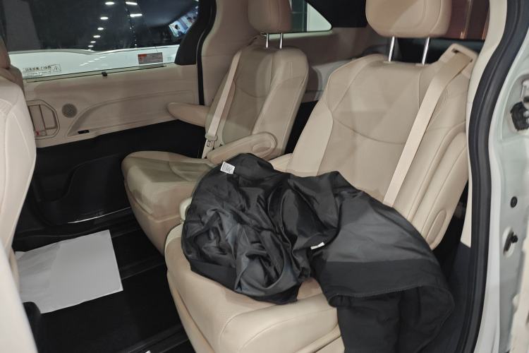 Used Toyota Granvia 2023 2.5L Hybrid Prestige PLUS Edition Left Rear Seat