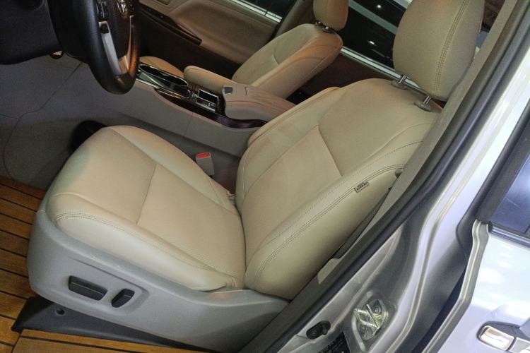 Used Toyota Sienna (Parallel Import) 2018 3.5L Two-Wheel Drive SE U.S. Specification
