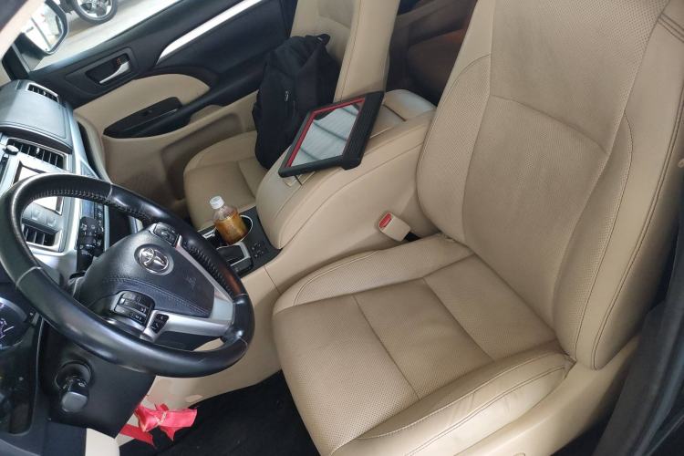 Used Toyota Highlander 2018 2.0T Four-Wheel Drive Luxury Edition 7 Seats China V Emission Standard
