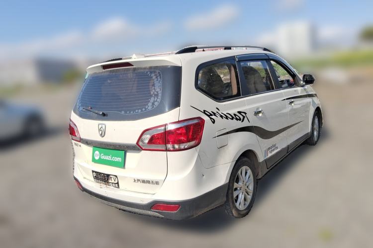Used Baojun 730 2014 1.5L manual Comfort version 7 seats
