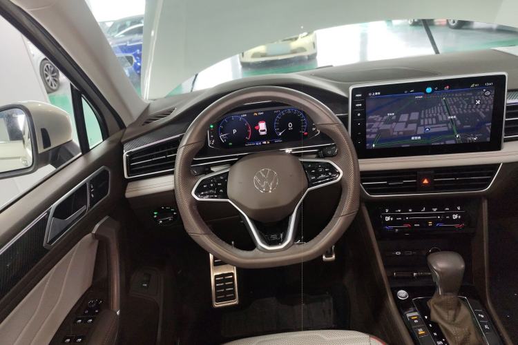 Used Volkswagen Tiguan L 2023 330TSI Automatic Two-Wheel Drive R-Line Flagship Edition