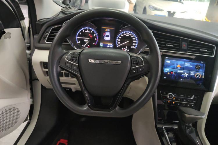 Used Venucia D60 2018 1.6L CVT Smart Connect Elite Edition