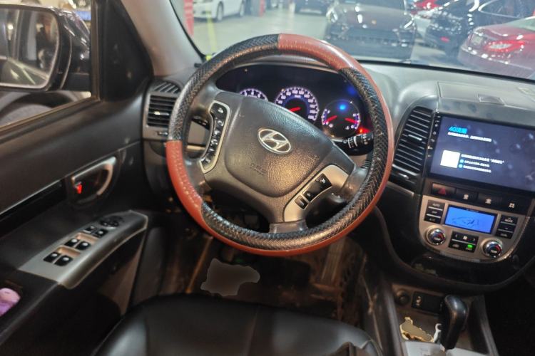 Used Hyundai Santa Fe Classic 2010 2.4 Luxury Edition 7-Seater Four-Wheel Drive Steering Wheel
