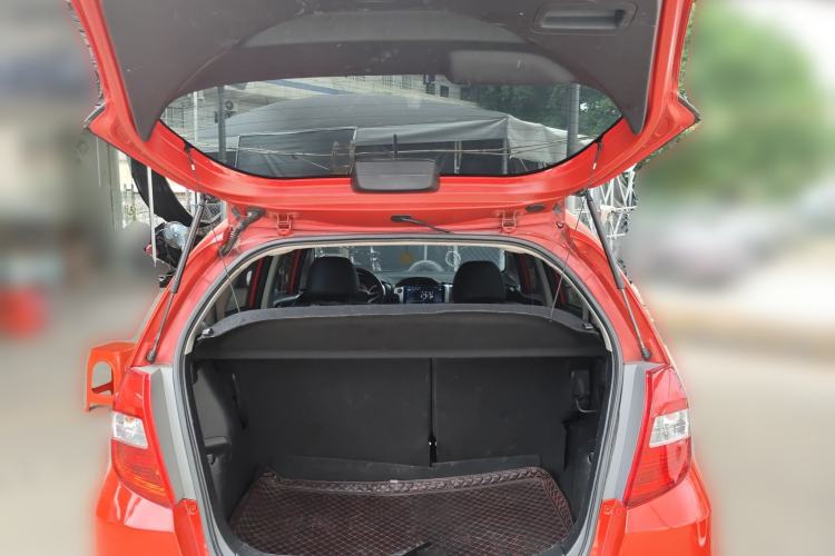 Used Honda Fit 2011 1.3L automatic comfort version Trunk