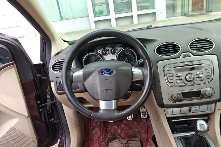 Used Ford Focus 2013 Sedan Classic 1.8L Manual Fashion Edition Steering Wheel