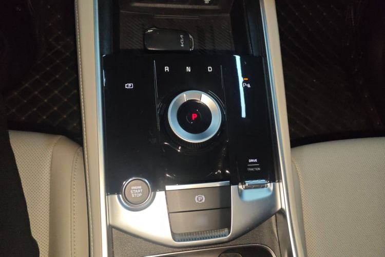 Used Kia Sportage (Chinese Domestic Model) 2025 1.5T Two-Wheel Drive Prestige Edition
