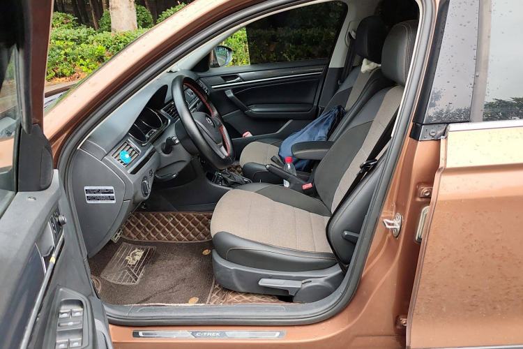 Used Volkswagen C-TREK 2017 230TSI DSG Comfort Version