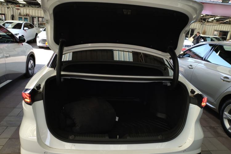 Used Geely Galaxy L6 2024 125km PLUS Dragon Edition
