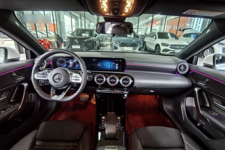 Used Mercedes-Benz A-Class 2022 Revised Version A 200 L Sport Sedan Fashionable Style
