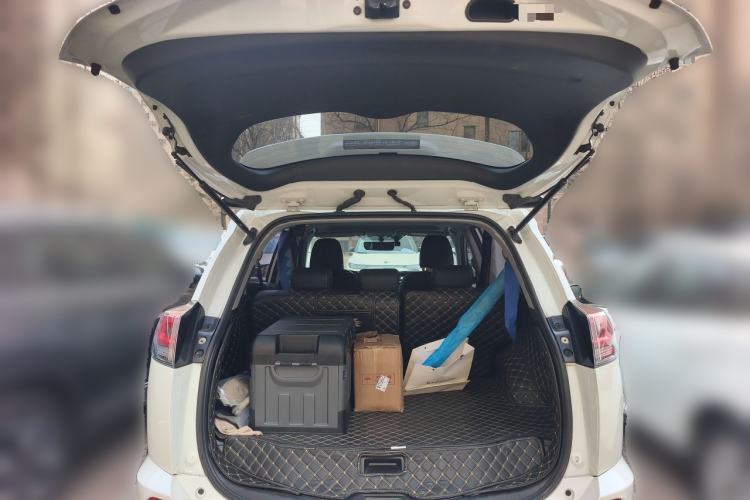 Used Toyota RAV4 2019 2.0L CVT Two-Wheel Drive Fashion X Limited Edition China V Standard
