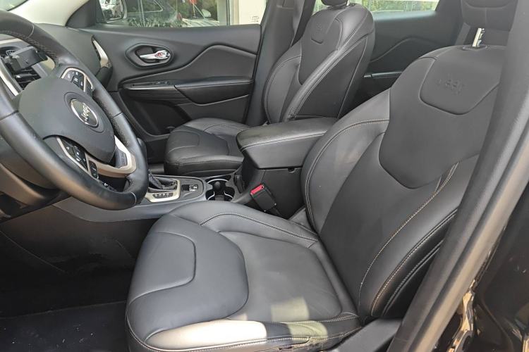 Used Jeep Cherokee 2016 2.4L Leading Smart Version