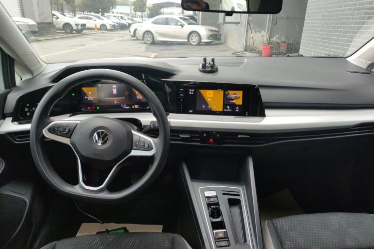 Used Volkswagen Golf 2023 200TSI DSG