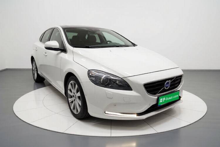 Used Volvo V40 2015 1.6T Zhiya Edition
