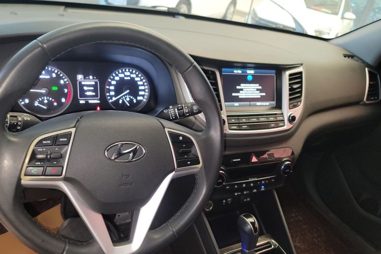 Used Hyundai Tucson 2015 1.6T Dual-Clutch Two-Wheel-Drive Smart Model
