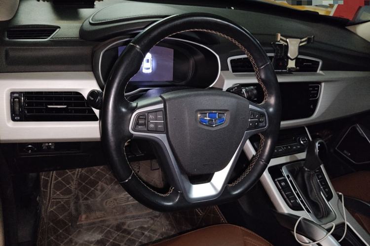 Used Geely Auto Emgrand X7 Sport 2018 1.8TD Automatic All-Wheel-Drive ZhiZun Model with 4G Connectivity Steering Wheel